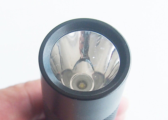freie Kratzer CREE LED Taschenlampe 5W hoher Leistung mit Metall aushöhlend, befestigen Sie