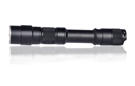 Wasserdichte wieder aufladbare taktische Taschenlampe 400lm, starke Fackel