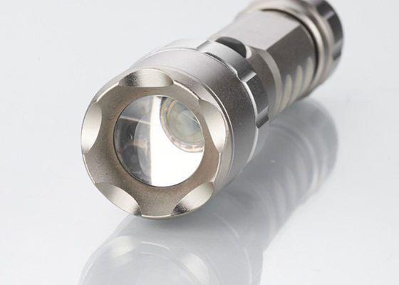 180lm stecken geführte wieder aufladbare Fackel, zoomable Taschenlampe 5W für das Kampieren ein